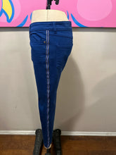 Load image into Gallery viewer, Alexander McQueen Size 42 Blue Jeans w/ Zipper side details
