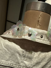 Load image into Gallery viewer, Moschino Size 8 White Stretch Cotton Flower Collar Jacket
