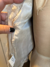 Load image into Gallery viewer, Izzue Size XS Cream Angora Funnel Neck Vest
