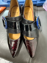 Load image into Gallery viewer, John Fluevog 6 Black &amp; Blue Burgundy Loafers
