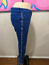 Load image into Gallery viewer, Alexander McQueen Size 42 Blue Jeans w/ Zipper side details
