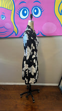 Load image into Gallery viewer, St. John Size 6 Black &amp; White Silk Blend Coat
