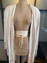 Load image into Gallery viewer, Lillie Rubin Size 0/S White Leather Fringe Cape w/Belt
