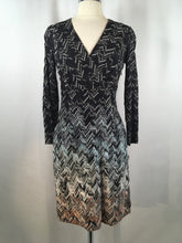 Load image into Gallery viewer, Missoni Size 40 Black &amp; White Knit Dress 1-308-41819
