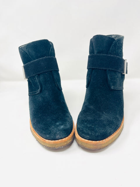 UGG 7.5 Black Suede Leather Rubber Sole Boots 1-436-8721