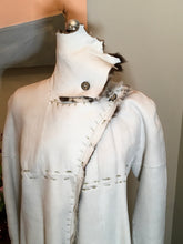 Load image into Gallery viewer, Maxfield Parrish Size XS White Brown Leather Fur Collar Coat 2400-245-21320
