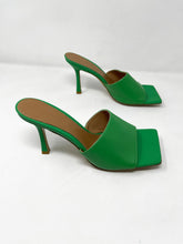 Load image into Gallery viewer, Bottega Veneta Green Grass Leather 39  Mules Square Toe
