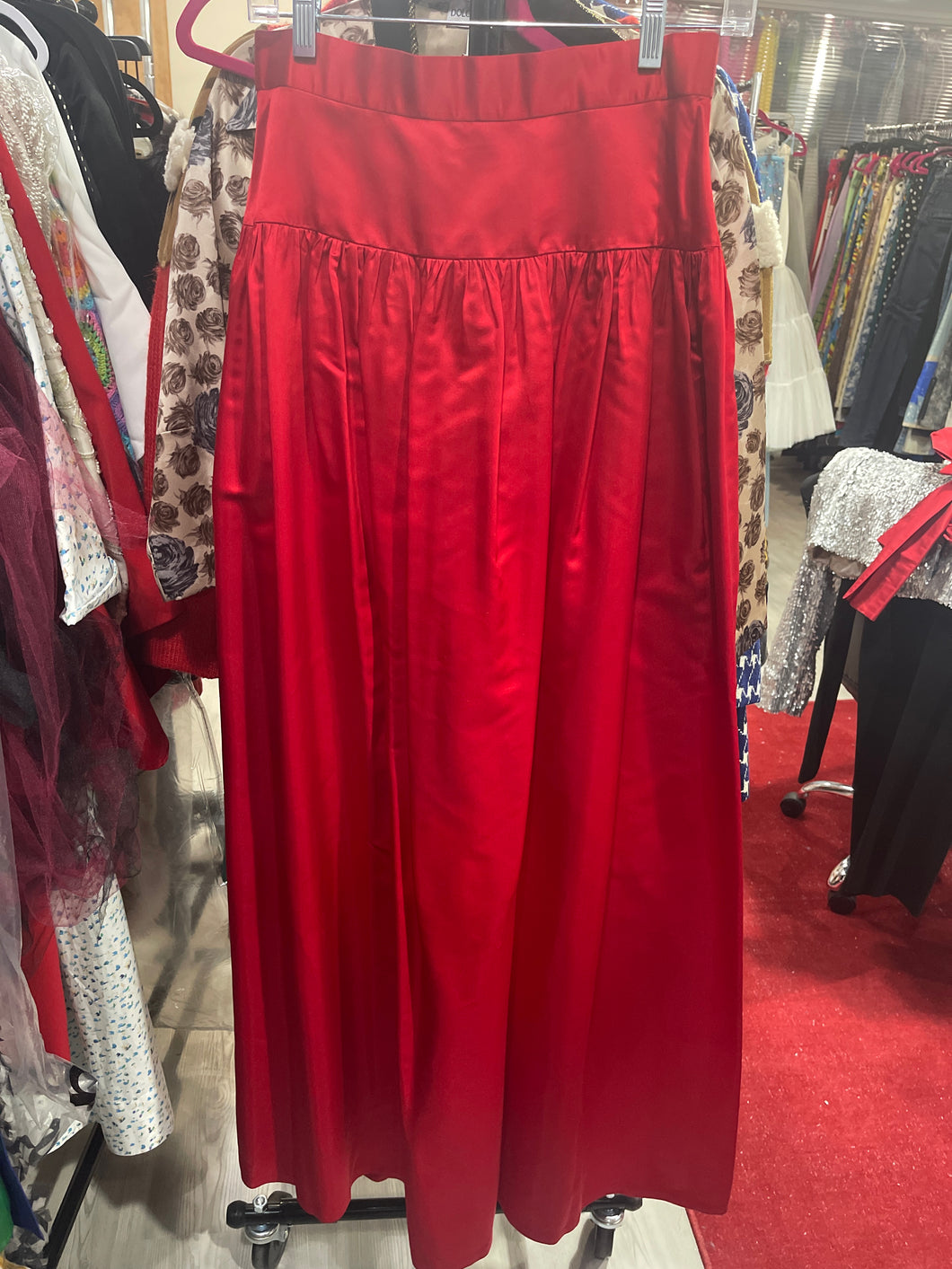 Bill Blass Size M Red Silk Satin Skirt