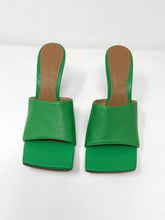 Load image into Gallery viewer, Bottega Veneta Green Grass Leather 39  Mules Square Toe
