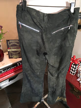 Load image into Gallery viewer, The People of the Labyrinths Olive Green Linen Cargo Pants 2400-416-3520
