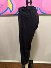 Load image into Gallery viewer, lululemon Size 10 Black Nylon Athletic Pants
