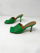 Load image into Gallery viewer, Bottega Veneta Green Grass Leather 39  Mules Square Toe
