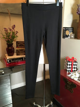 Load image into Gallery viewer, Vince Size M Black Stretch Nylon Skinny Leggings 2400-440-11020
