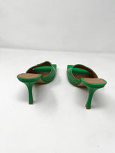 Load image into Gallery viewer, Bottega Veneta Green Grass Leather 39  Mules Square Toe
