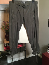 Load image into Gallery viewer, TR 900 Size 2 Olive Green Cotton Cargo Cropped Pants 2400-301-22920
